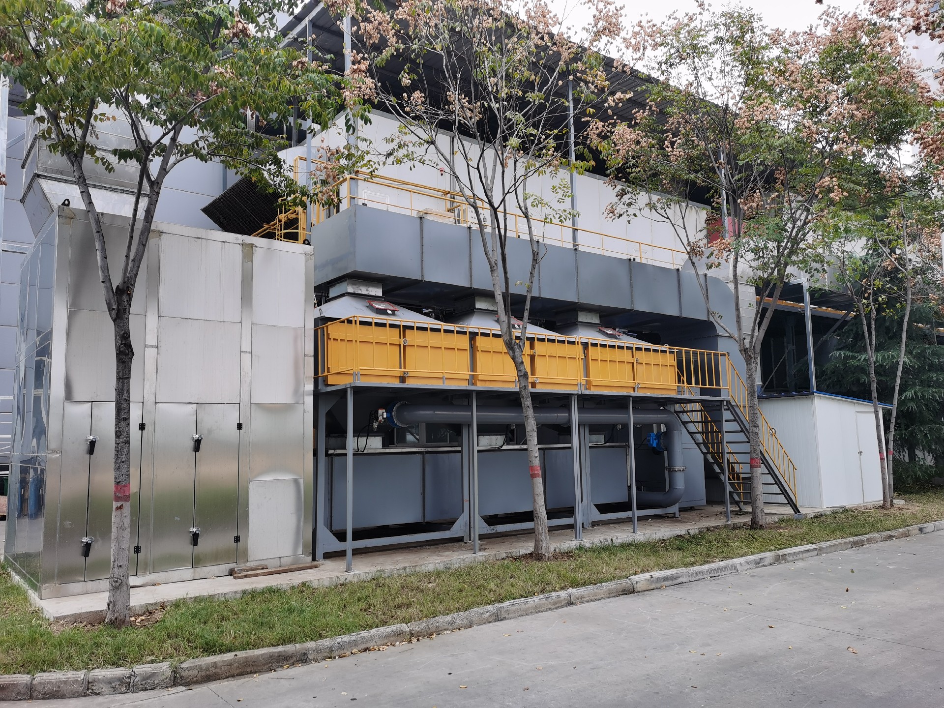 活性炭吸附脫附+催化燃燒設(shè)備